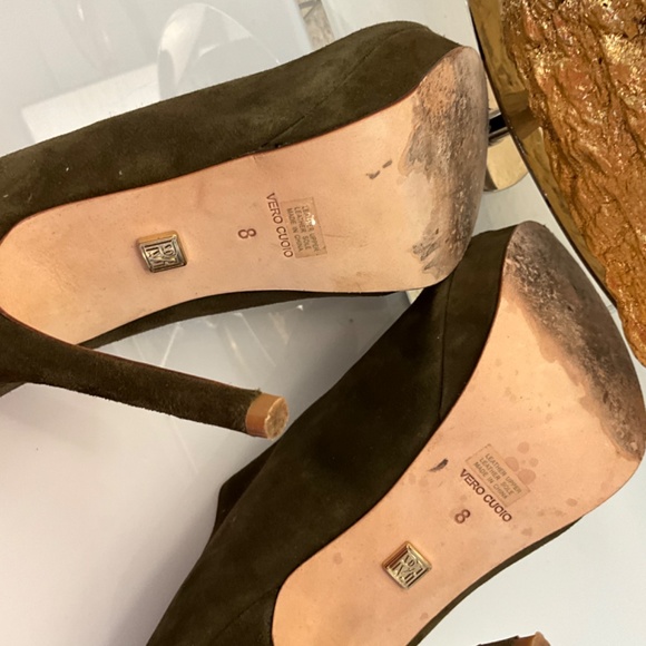 POUR LA VICTOIRE OLIVE GREEN SUEDE PEEP TOE BOOTIES♥️♥️♥️ - Picture 5 of 12